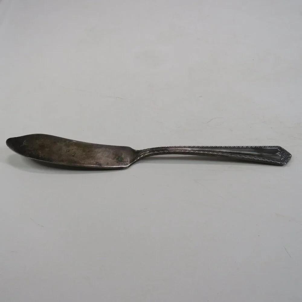Grosvenor Butter Knife 1921 Oneida AA Silver Plated